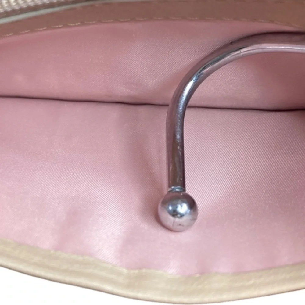 NWOT Creme and Gold Coach Wallet